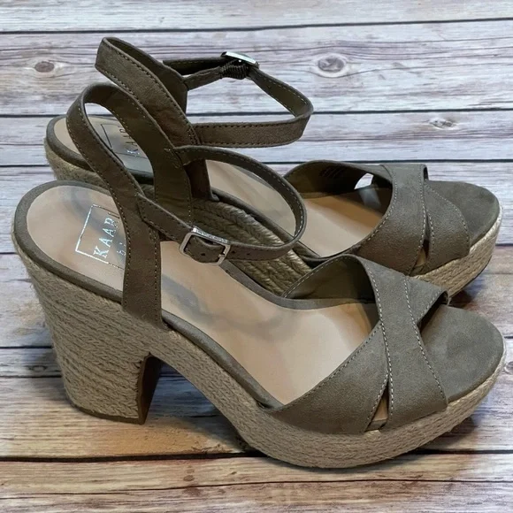 Kaari Blue Vera Size 8.5 Olive Green Suede Platform Espadrille Jute Heel - Picture 1 of 14